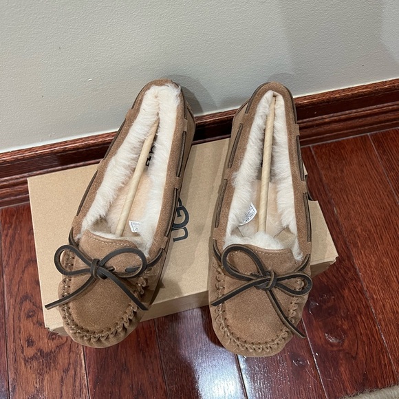 BNIB Women Bella II UGGplush Lined Moc
Slipper Chestnut 35 - Picture 3 of 8